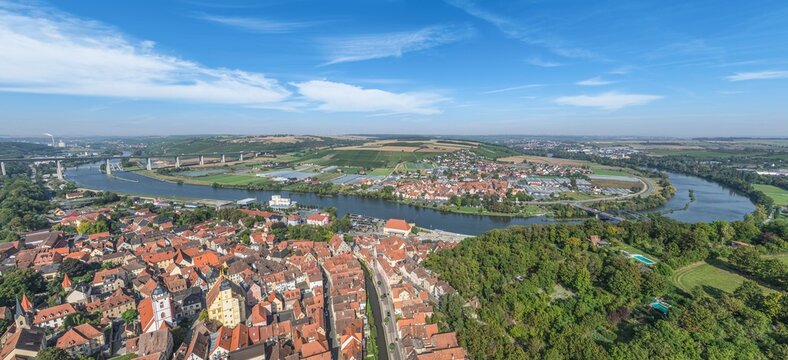 Sonniger Sp&auml;tsommertag am unterfr&auml;nkischen Main rund um Marktbreit