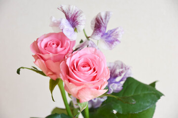 薔薇とスイートピー