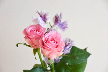 薔薇とスイートピー