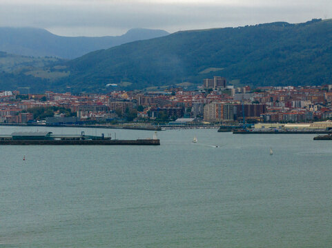 Fuerte de defensa la Galea o Castillo del Pr&iacute;ncipe en Punta Galea, r&iacute;a del Nervi&oacute;n, Guecho, Vizcaya Pa&iacute;s Vasco (Espa&ntilde;a)