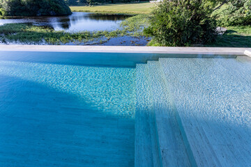 casa con piscina 