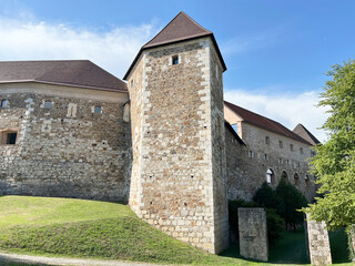 Obraz premium Ljubljana Castle, Slovenia - Burg von Ljubljana oder Laibacher Schloss, Slowenien - Ljubljanski grad, Slovenija - Ljubljanski dvorac ili Stari grad Ljubljana