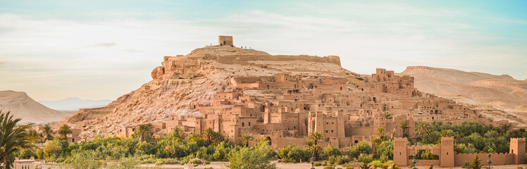 Spectacular kasbah built as a village of adobe and stone, surrounded by imposing walls. Located about 190 kilometers from Marrakech, this fortress is a popular excursion for tourists visiting 