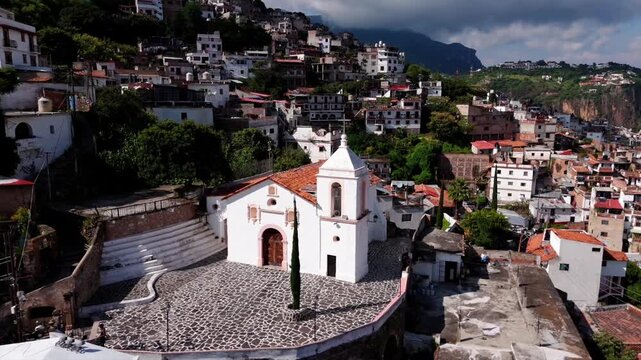 Vuelo de dron sobre Taxco, Guerrero. M&eacute;xico