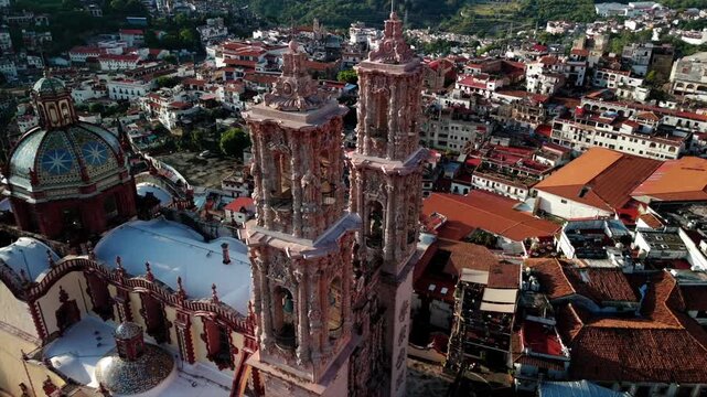 Vuelo de dron sobre Taxco, Guerrero. M&eacute;xico