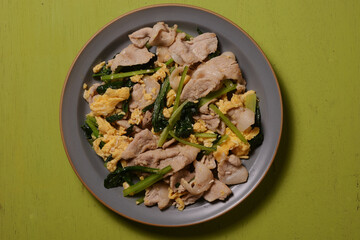 豚肉と小松菜の中華風卵炒め