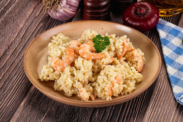 Gourmet risotto with prawn and cheese