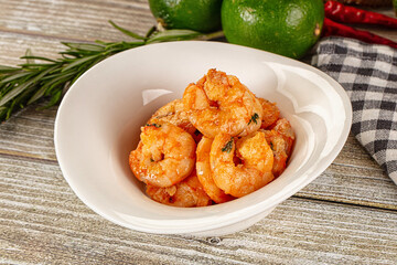 Roasted shrimps in the bowl