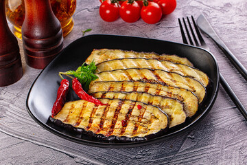 Hot grilled eggplant slices snack