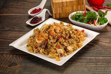 Vietnamese fried rice with prawn and squid Kom Ran