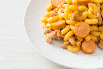 macaroni sausage and minced pork