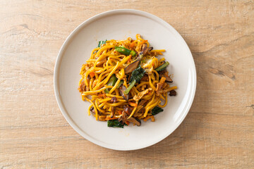 stir-fried yakisoba noodles with vegetable in vegan style