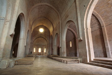 Abbazia del Thoronet, architettura cistercense in Provenza, Francia &ndash; Paesaggio storico e spirituale 
