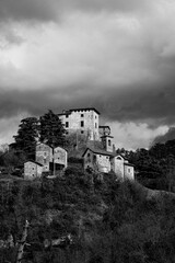 Fototapeta premium Foto scattata al castello di Casaleggio Boiro.
