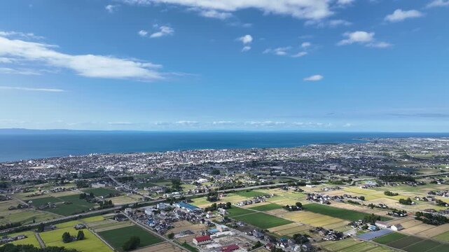 富山県魚津市上空から見た市街地や富山湾や能登半島