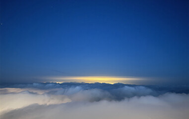 Obraz premium clouds over the sea