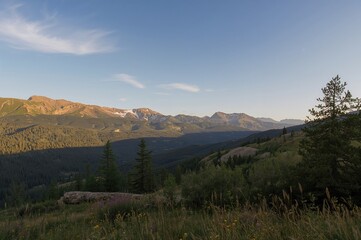 Naklejka premium Afternoon Views of Mountain Landscapes