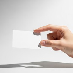 Obraz premium Hand holding blank card 