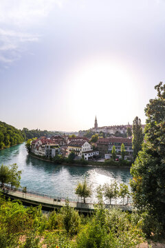 Vista panor&aacute;mica de Berna con el r&iacute;o Aare &ndash; Panoramic view of Bern with the Aare river &ndash; Panoramablick auf Bern mit der Aare.