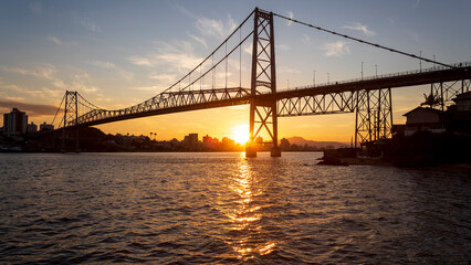 sol refletindo no mar ponte Florianópolis Santa Catarina Brasil Florianopolis