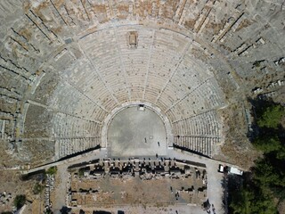 Bodrum - Turcja - nadmorskie turystyczne miasteczko z pięknymi plażami i zamkiem w porcie nagrane dronem © Konrad