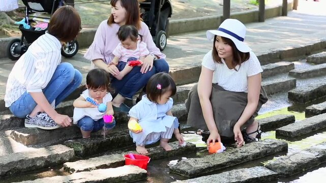 ママ友　母親　育児
