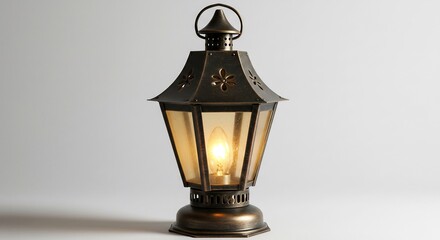 Obraz premium 白い背景に佇む温かい光を灯すアンティーク風のランタン優しい輝きがノスタルジーを誘う. AI Generated