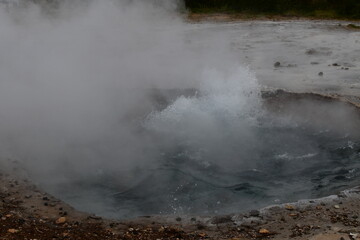 La regione geotermale di Geysir si trova all'interno del Cerchio d'Oro, situata a 110 chilometri a nord-est di Reykjavík