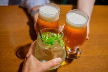 ビールとモヒートで乾杯