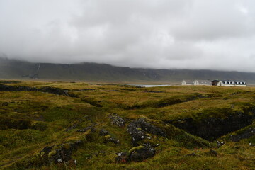 L&oacute;ndrangar &egrave; una coppia di picchi rocciosi situati sulla costa settentrionale dell'Islanda, nella penisola di Sn&aelig;fellsnes