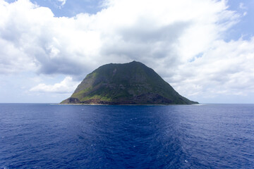 北硫黄島　太平洋に佇む無人島