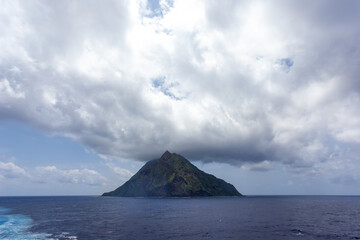 北硫黄島　太平洋に佇む無人島