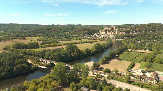 beynac-et-cazenac vu de drone