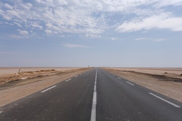 Naklejka premium Endless Road Through Desert Landscape, Tunisia