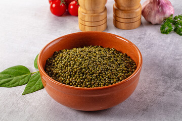 Raw dry green mash bean