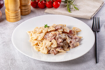 Pasta Carbonara - farfalle with bacon