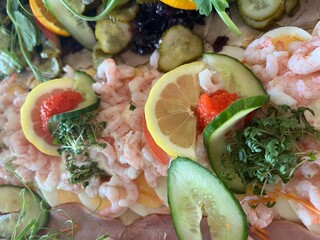 shrimp salad with lemon and lime