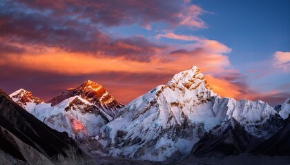 Obraz premium Mount Everest With Beautiful Clouds Red Sunset
