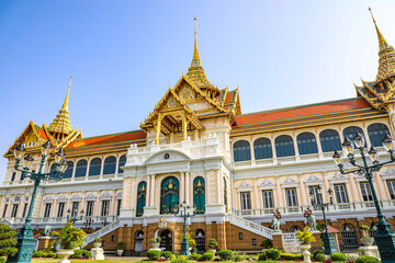 Naklejka premium The Grand Palace was built same time as Bangkok. royal residences include Dusit Maha Prasat Throne Hall, Aphorn Phimok Prasat Throne Hall, Phiman Rattaya Throne Hall, Chakri Maha Prasat Throne Hall.