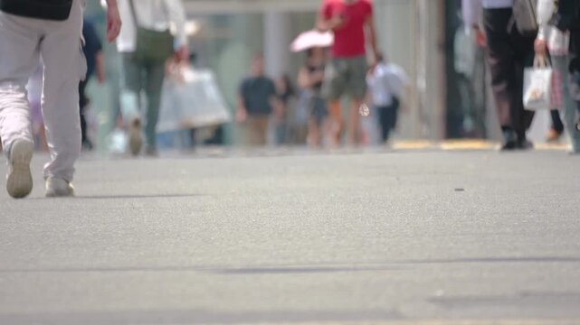 [Weather Phenomena] The Footage where the extreme heat causes the air to shimmer and distort the view. Tokyo during a heatwave.