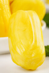 Fresh Hainan Honey Pineapple Slices - Sweet Golden Thai Tropical Fruit