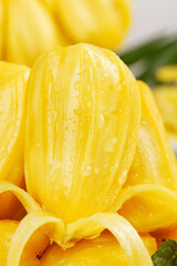 Fresh Hainan Pineapple Slices with Golden Yellow Flesh and Natural Nectar Droplets