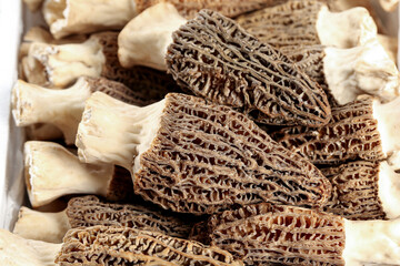 Dried Morel Mushrooms from Yunnan Mountains - Premium Alpine Culinary Treasure with Honeycomb Texture