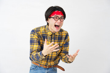 アキバ系の男性　クレーマー　白背景