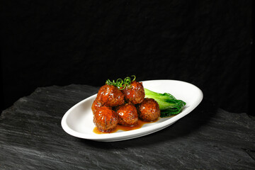 Lion's Head Meatballs Chinese Cuisine Braised Pork Balls Restaurant Dish Fine Dining Special Banquet Food