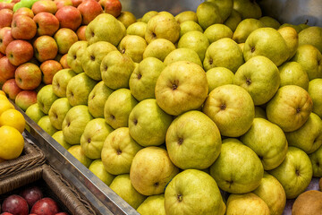 Pêra e Maçã em mercado