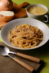 玉ねぎと塩昆布の和風パスタ