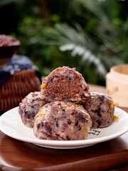 Traditional Shandong Eight Treasures Sticky Buns with Beans and Coarse Grains Chinese Specialty Snacks