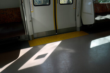 電車のドア
