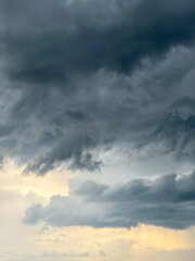 Obraz premium Beautiful nature view with cloudy sky before rain dark clouds on a summer evening.